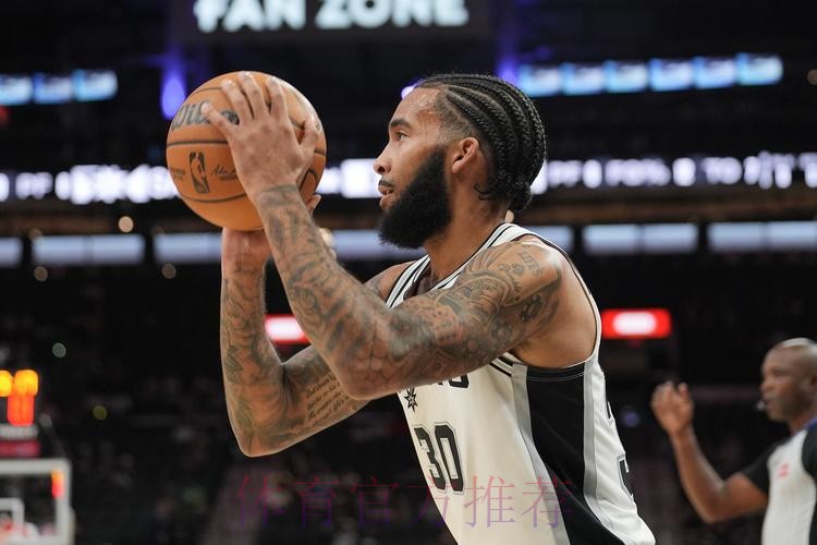 尚帕尼过去5场场均贡献16分10板2.6助,投篮命中率47% 尚帕尼过去5场场均贡献16分10板2.6助,投篮命中率47%